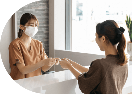 登戸駅 徒歩6分の歯医者 受 付の写真